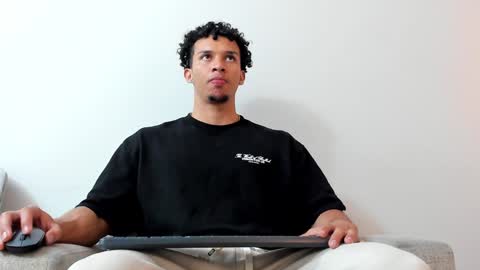 Snapshot of dominick_star chatting on 01-21-25, 03:04 Dominick Star online show from 01-21-25, 03:04