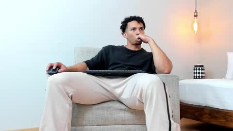 Snapshot of dominick_star chatting on 01-29-25, 09:33 Dominick Star online show from 01-29-25, 09:33