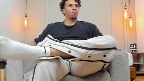Snapshot of dominick_star chatting on 02-07-25, 10:08 Dominick Star online show from 02-07-25, 10:08