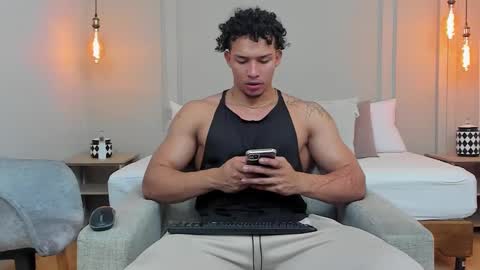 Snapshot of dominick_star chatting on 02-11-25, 04:33 Dominick Star online show from 02-11-25, 04:33