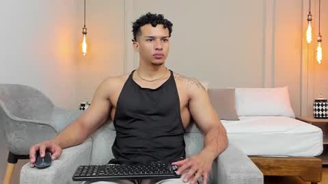 Snapshot of dominick_star chatting on 02-18-25, 04:37 Dominick Star online show from 02-18-25, 04:37