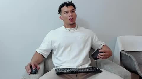 Snapshot of dominick_star chatting on 02-26-25, 03:21 Dominick Star online show from 02-26-25, 03:21