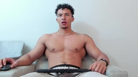 Snapshot of dominick_star chatting on 03-07-25, 04:24 Dominick Star online show from 03-07-25, 04:24