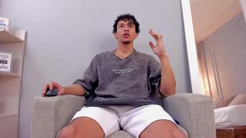 Snapshot of dominick_star chatting on 09-27-25, 05:23 Dominick Star online show from 09-27-25, 05:23