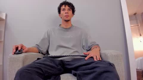 Snapshot of dominick_star chatting on 10-26-25, 04:07 Dominick Star online show from 10-26-25, 04:07