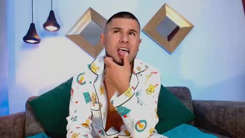 Dominik online show from 05-11-26, 11:35