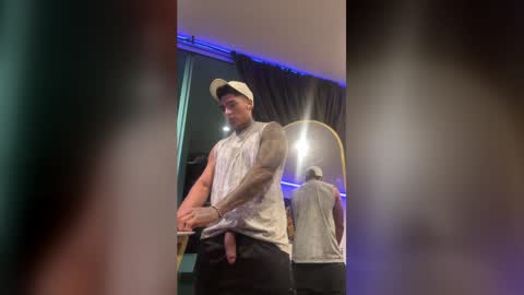 Only fans Ronnie col---InstaRonniecolleman  online show from 04-05-26, 02:09