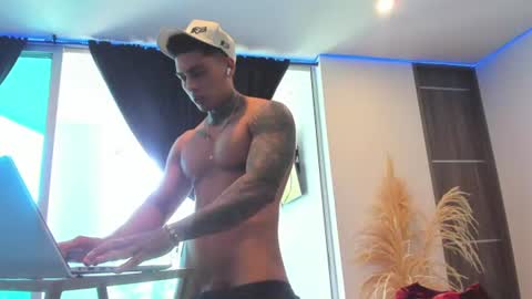 Only fans Ronnie col---InstaRonniecolleman  online show from 06-11-26, 06:28