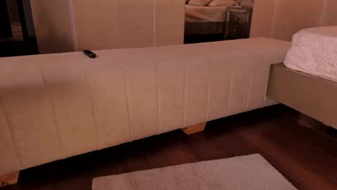 Dominique online show from 05-16-26, 12:07