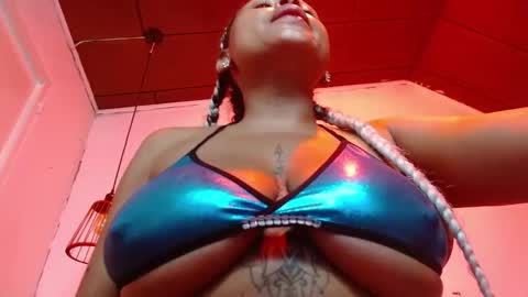  D O M I N K  online show from 11-17-25, 07:58