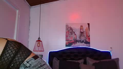  D O M I N K  online show from 11-17-25, 08:47