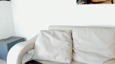 dominyck_ online show from 04-04-26, 06:49