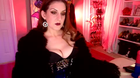 Snapshot of dommetomorrow chatting on 12-28-24, 03:26 DommeTomorrow online show from 12-28-24, 03:26