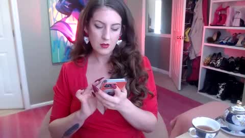 Snapshot of dommetomorrow chatting on 01-29-25, 05:45 DommeTomorrow online show from 01-29-25, 05:45