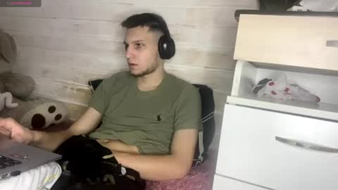 Stephanie and online show from 03-20-26, 11:09