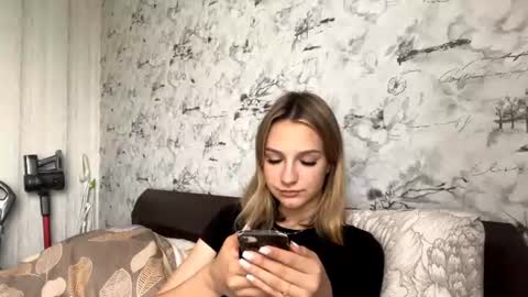 Snapshot of dongbaumgarner chatting on 07-30-26, 03:38 Lily online show from 07-30-26, 03:38