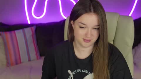 DONNA online show from 11-17-25, 02:34