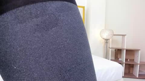 Paula DiazGMT-5 0730 - 1400 online show from 11-21-25, 12:04