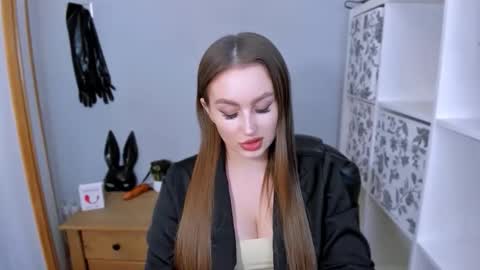 Snapshot of donnasensual chatting on 01-06-26, 05:05 DonnaSensual online show from 01-06-26, 05:05