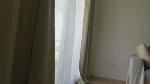 Donatella online show from 12-26-24, 12:05