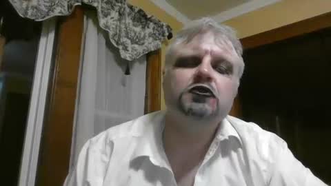 Snapshot of donseanh chatting on 11-01-25, 04:25 The Don online show from 11-01-25, 04:25