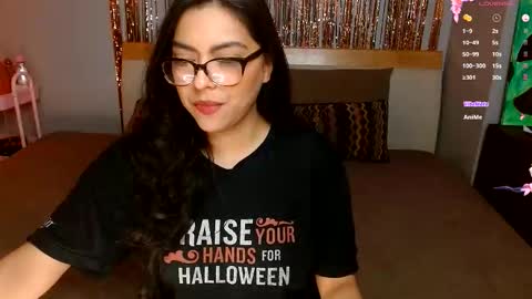 Snapshot of dontbemina chatting on 12-18-25, 06:19 DontBeMina online show from 12-18-25, 06:19