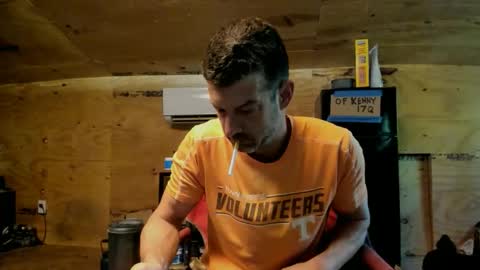 Snapshot of dontjumpoffthebridge chatting on 04-15-26, 01:18 dontjumpoffthebridge online show from 04-15-26, 01:18