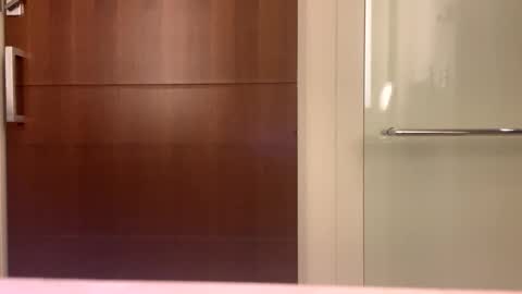 donwyan4 online show from 09-23-25, 08:06