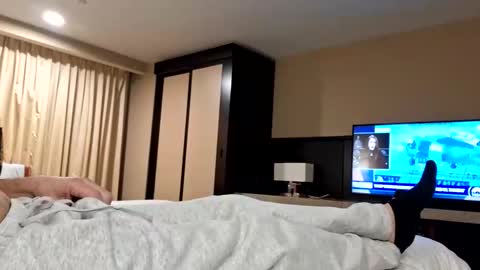 donwyan4 online show from 12-17-25, 09:04