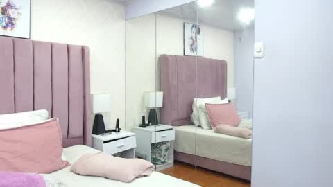 Anny online show from 04-17-26, 05:05