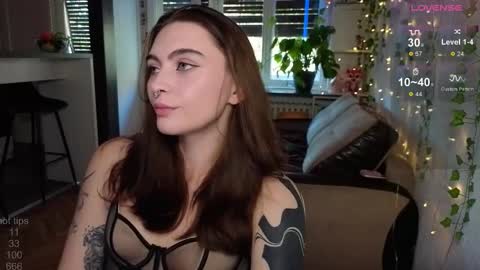 Alice online show from 10-31-25, 01:23