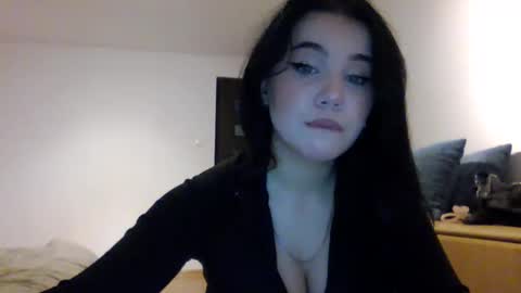 Snapshot of dorian1211 chatting on 11-17-25, 05:19 Doriana online show from 11-17-25, 05:19