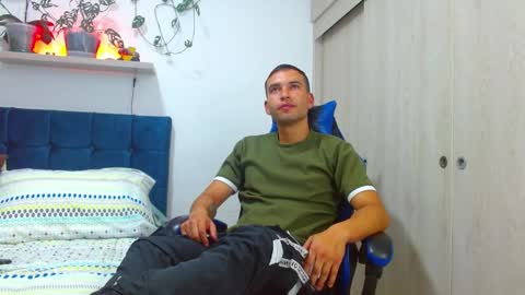 dorian_h online show from 04-25-26, 01:08