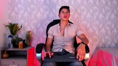 Snapshot of dorian_mystery chatting on 12-12-24, 07:08 dorian_mystery online show from 12-12-24, 07:08