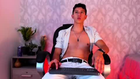 Snapshot of dorian_mystery chatting on 12-14-24, 08:02 dorian_mystery online show from 12-14-24, 08:02