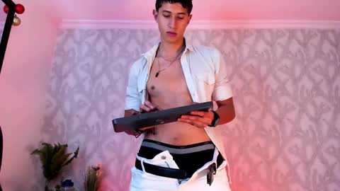 Snapshot of dorian_mystery chatting on 12-14-24, 11:07 dorian_mystery online show from 12-14-24, 11:07