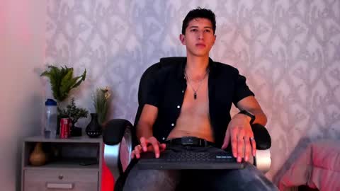 Snapshot of dorian_mystery chatting on 12-16-24, 05:49 dorian_mystery online show from 12-16-24, 05:49