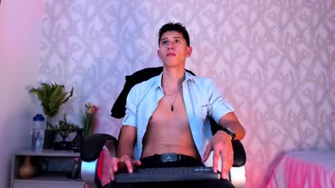 Snapshot of dorian_mystery chatting on 12-20-24, 07:12 dorian_mystery online show from 12-20-24, 07:12