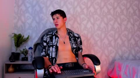 Snapshot of dorian_mystery chatting on 01-17-25, 03:34 dorian_mystery online show from 01-17-25, 03:34