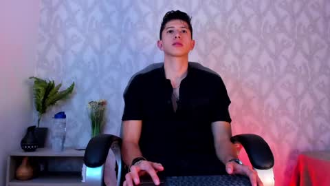 Snapshot of dorian_mystery chatting on 01-26-25, 03:38 dorian_mystery online show from 01-26-25, 03:38