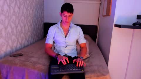 Snapshot of dorian_mystery chatting on 01-28-25, 09:30 dorian_mystery online show from 01-28-25, 09:30