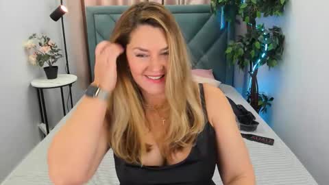 Snapshot of doriana_gray chatting on 09-11-25, 04:40 doriana_gray online show from 09-11-25, 04:40