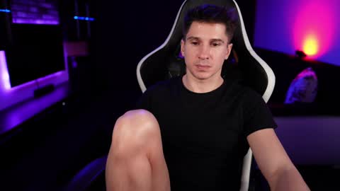 Dorian Reyes online show from 01-15-25, 03:33