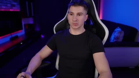 Dorian Reyes online show from 02-13-25, 02:01