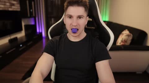 Dorian Reyes online show from 02-17-25, 10:36