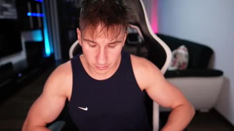 Dorian Reyes online show from 10-05-25, 09:56