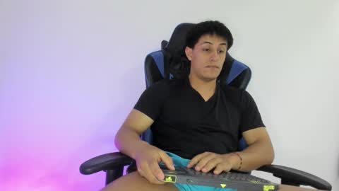 dorman_boy online show from 12-16-25, 03:11