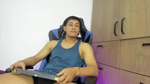 dorman_boy online show from 12-19-25, 02:40