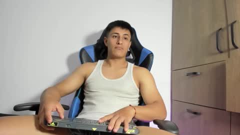 Snapshot of dorman_boy chatting on 02-10-26, 02:15 dorman_boy online show from 02-10-26, 02:15