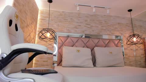  DOROTHY online show from 01-22-25, 10:07